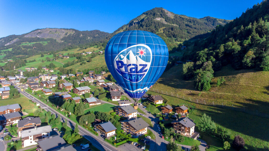 Praz-sur-Arly_vue-aerienne